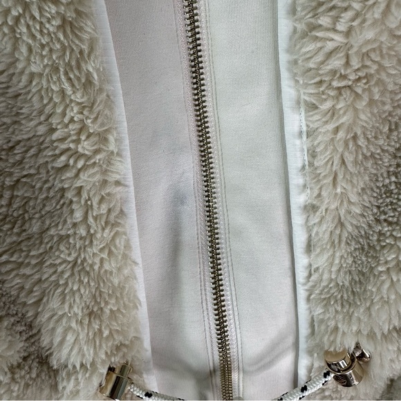 VARLEY Perry Cream Furry Teddy Vest SZ S - Picture 3 of 11